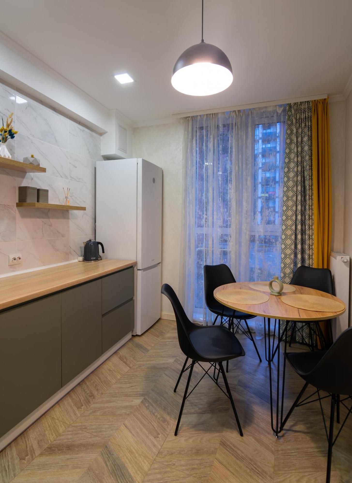 Avalon Premium Two Bedrooms Apartment Lviv Exterior photo