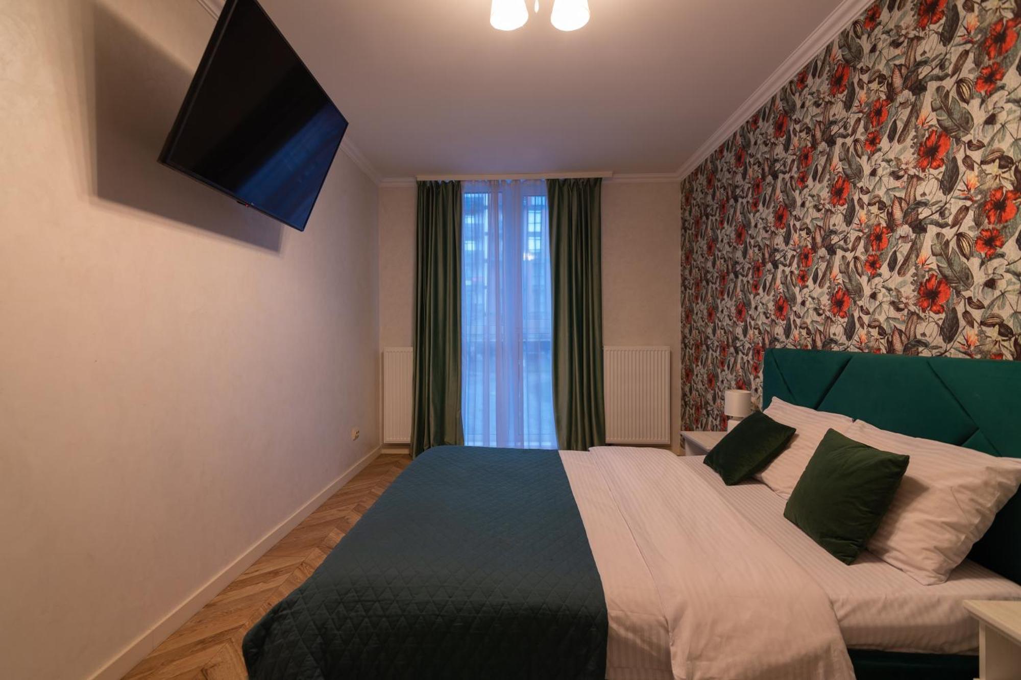 Avalon Premium Two Bedrooms Apartment Lviv Exterior photo